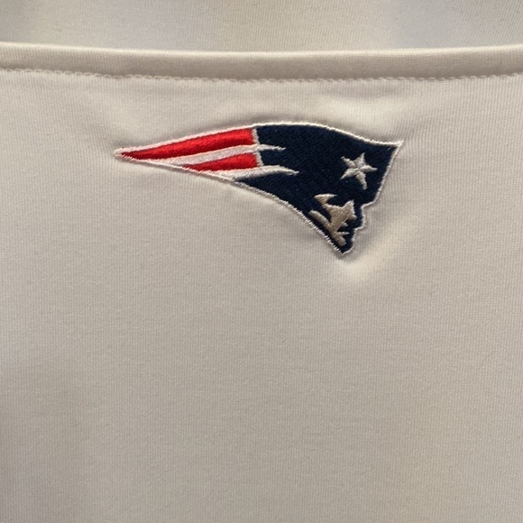 NWOT NFL New England Patriots long sleeve blouse with chiffon collar. Size large - Picture 2 of 8